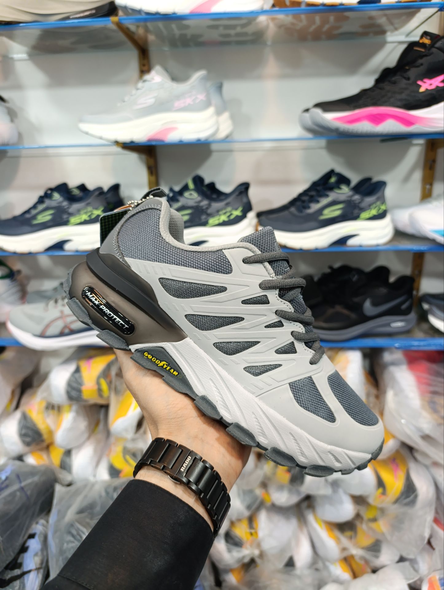 کتونی مسترکوالیتی اسکیچرز مکس پروتکت زیره گودیر /سایز ۴۰ الی ۴۵/ ساخت ویتنام/Skechers Max Protect/ضمانت کالا