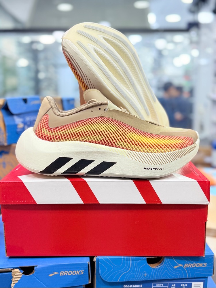 کتونی ادیداس ویتنامی رانینگ و پیاده روی هایپر بوست  / Adidas HYPERBOOST / ساخت ویتنام / سایز بندی ۴5الی40