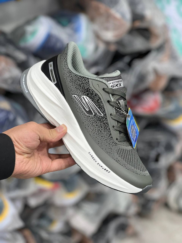 کتونی مسترکوالیتی اسکیچرز هایپربرست کربن/Skechers Men's Hyperburst Carbon/ساخت ویتنام/سایزبندی ۴۰ الی ۴۵/ضمانت کالا/فروش به صورت تک و عمده