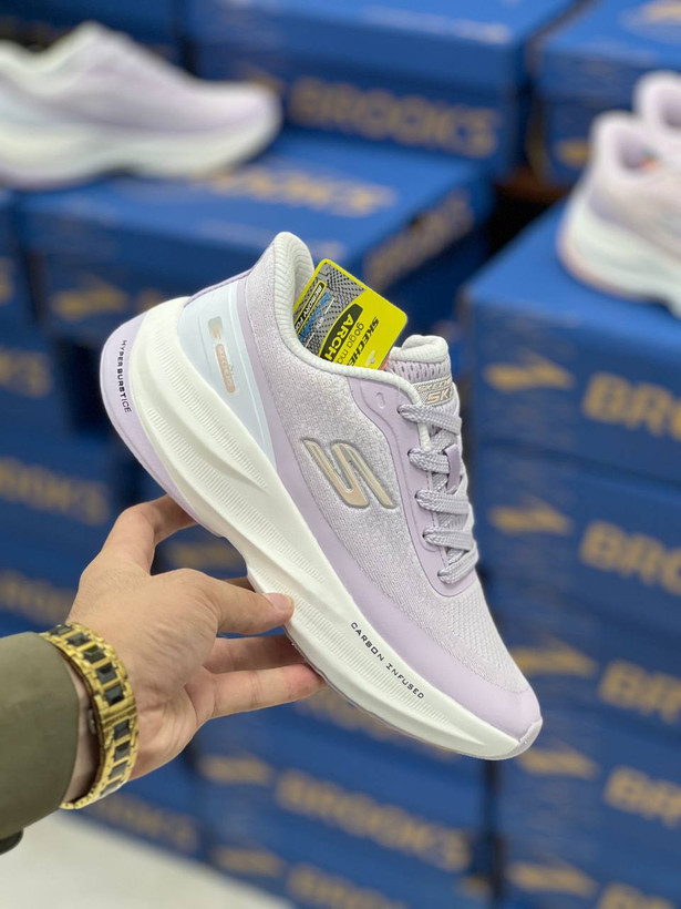 کتونی مسترکوالیتی اسکیچرز هایپربرست کربن/Skechers Hyperburst Carbon/ساخت ویتنام/سایزبندی ۳۷ الی ۴۰/ضمانت کالا/فروش به صورت تک و عمده