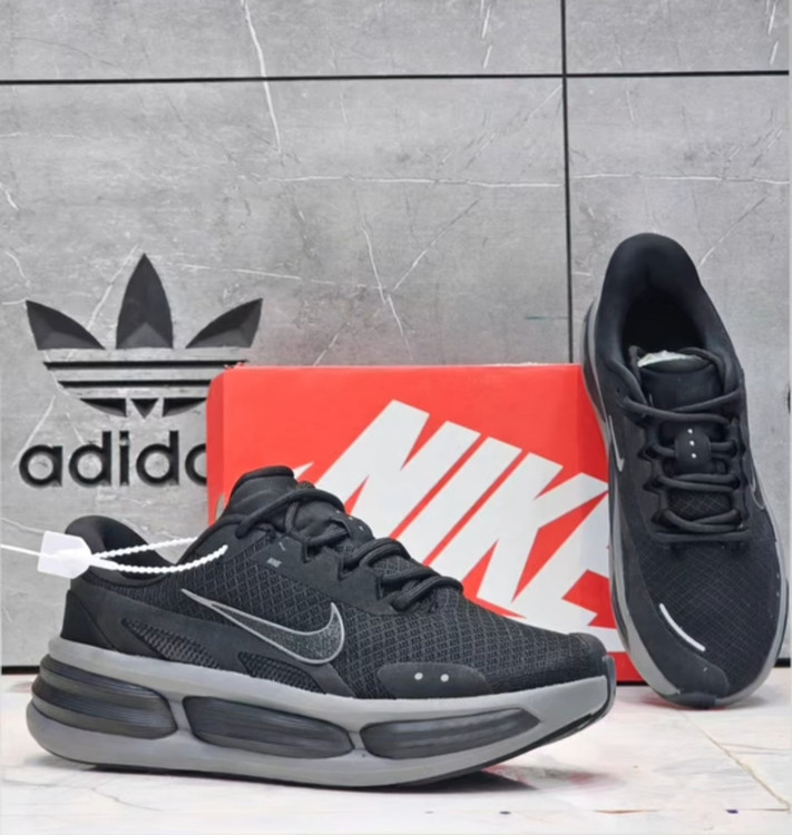 کتونی نایکی رانینگ با زیره طبی نرم و سبک Nike vietnamسایز ۴۰ الی ۴۵،ساخت ویتنام فروش تکی و عمده ضمانت و کیفیت کالا مستر کوالیتی A