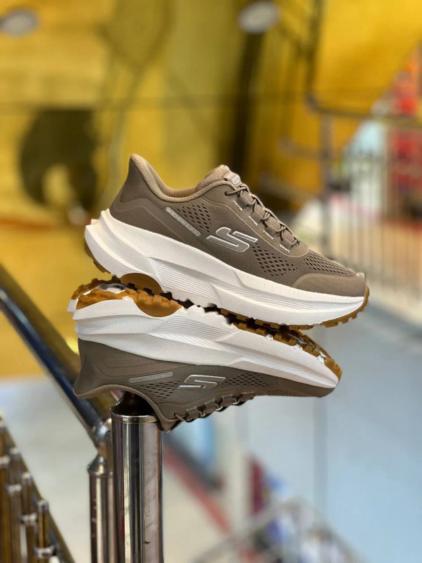 کتونی  اسکیچرز/ Skechers Slip Ins / اسلیپ طبی و سبک و راحت / سایز 40تا 45 / فروش بصورت عمده و تک