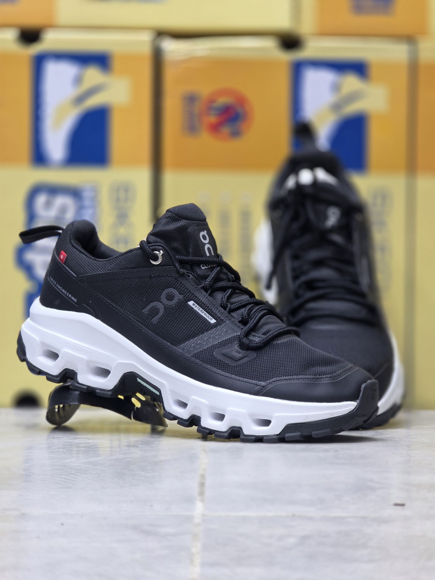 کتونی آن رانینگ کیوسی /On Running QC Cloudzone/سایز 40 الی 45/فروش عمده و تک