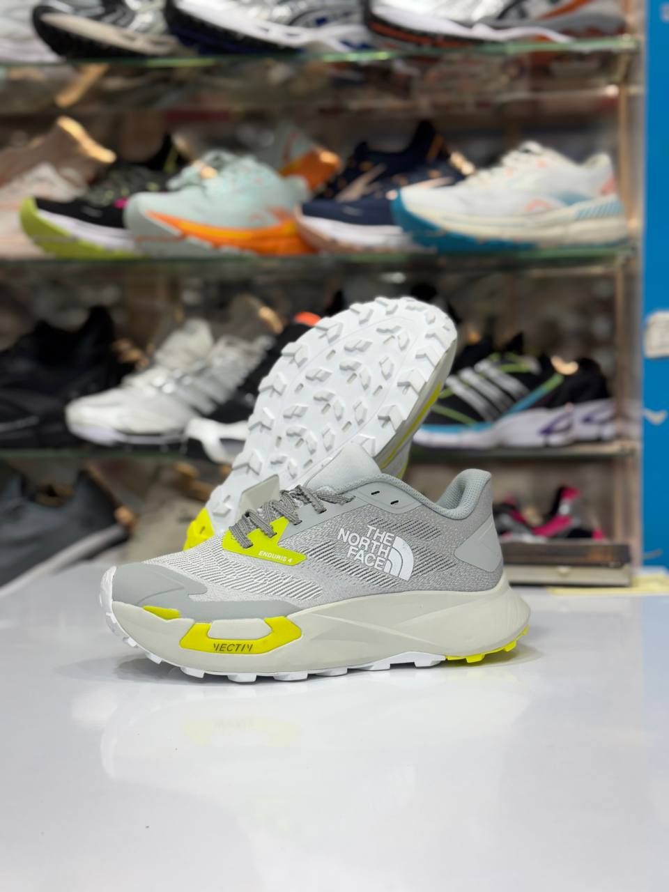 کتونی نورث فیس مدل آلتامسا north face ENDURIS 4   رانینگ ترکینگ ساخت ویتنام کیفیت بالا سایز بندی ۴۰ تا ۴۵. فروش عمده و تک