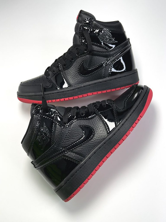 کتونی نایک  مدل جردن Nike jordan vietnamساخت ویتنام سایز 40 تا 45 فروش تکی وعمده