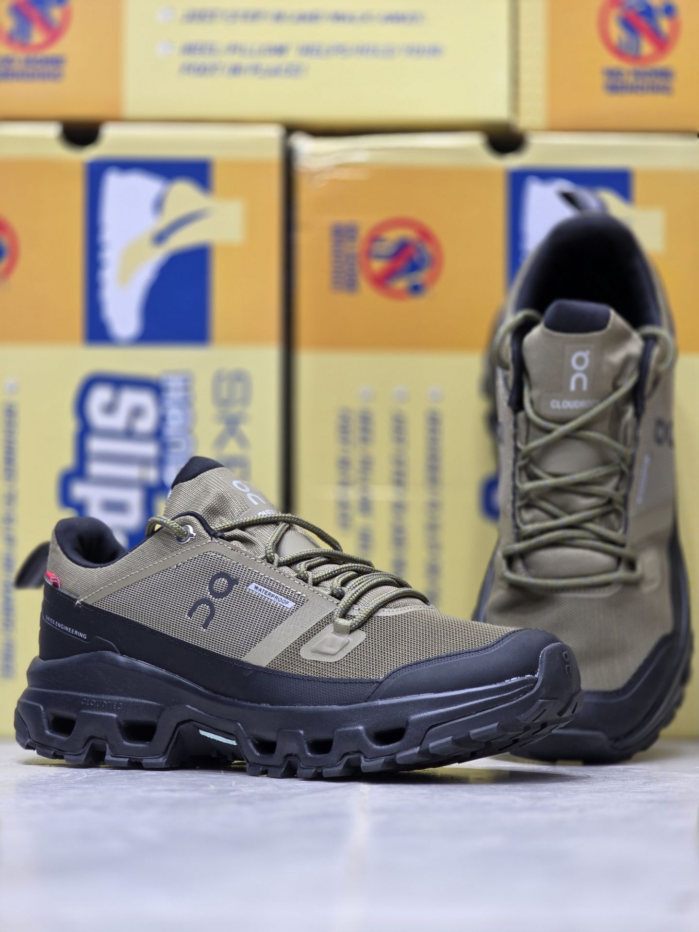 کتونی آن رانینگ کیوسی /On Running QC Cloudzone/سایز 40 الی 45/فروش عمده و تک