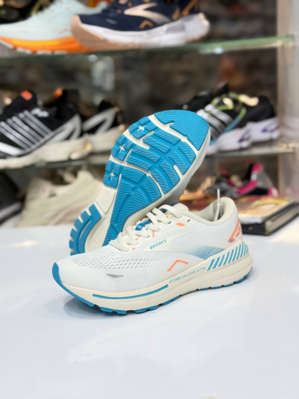 کتونی ویتنامی  زنانه بروکس ادرنالین23 -4رنگ شیک سایز:40تا37 عمده وتک