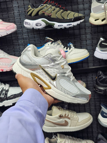 کتونی مسترکوالیتی نایک V5 RNR/ سایز 45الی37/ Nike V5 RNR/ضمانت کالا/فروش تک و عمده