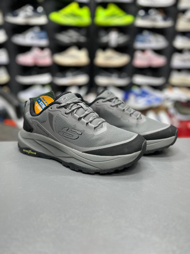 کفش اسکیچرز اسلیپ Skechersr slip ساخت ویتنام سایز۴۰ تا ۴۵ .فروش بصورت عمده و تک زیره گودیر