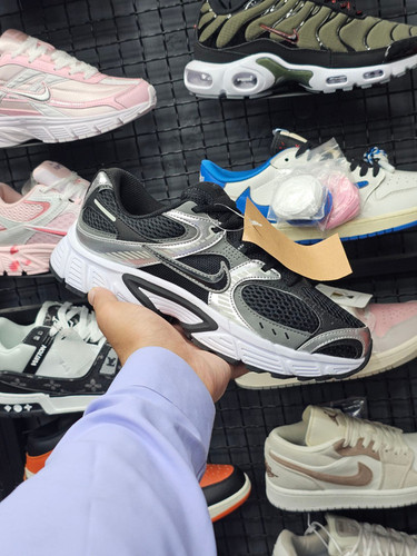 کتونی مسترکوالیتی نایک V5 RNR/ سایز 45الی37/ Nike V5 RNR/ضمانت کالا/فروش تک و عمده