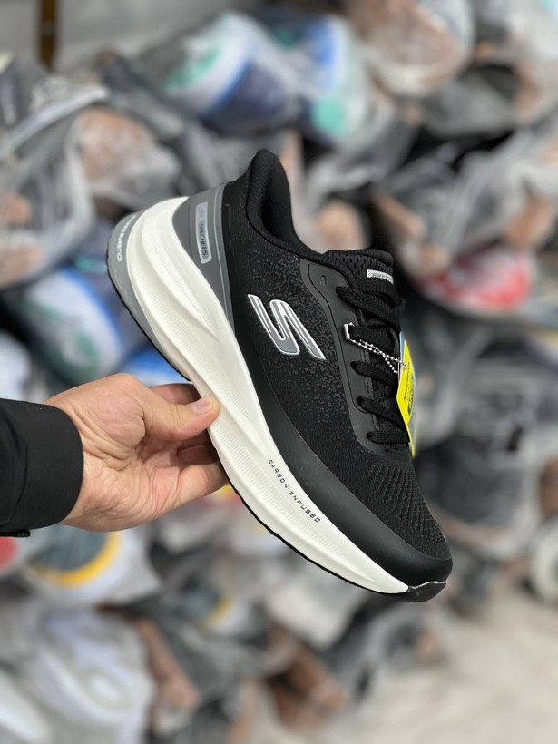 کتونی مسترکوالیتی اسکیچرز هایپربرست کربن/Skechers Men's Hyperburst Carbon/ساخت ویتنام/سایزبندی ۴۰ الی ۴۵/ضمانت کالا/فروش به صورت تک و عمده