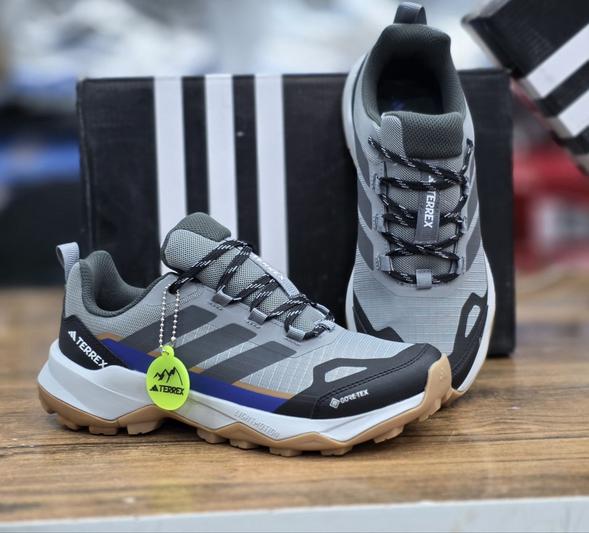 آدیداس تیرکس مدل گورتکس ضد آب   adidasGOR TEx ساخت ویتنام وارداتی سایز 40تا45 کیفیت مستر کوالیتی A