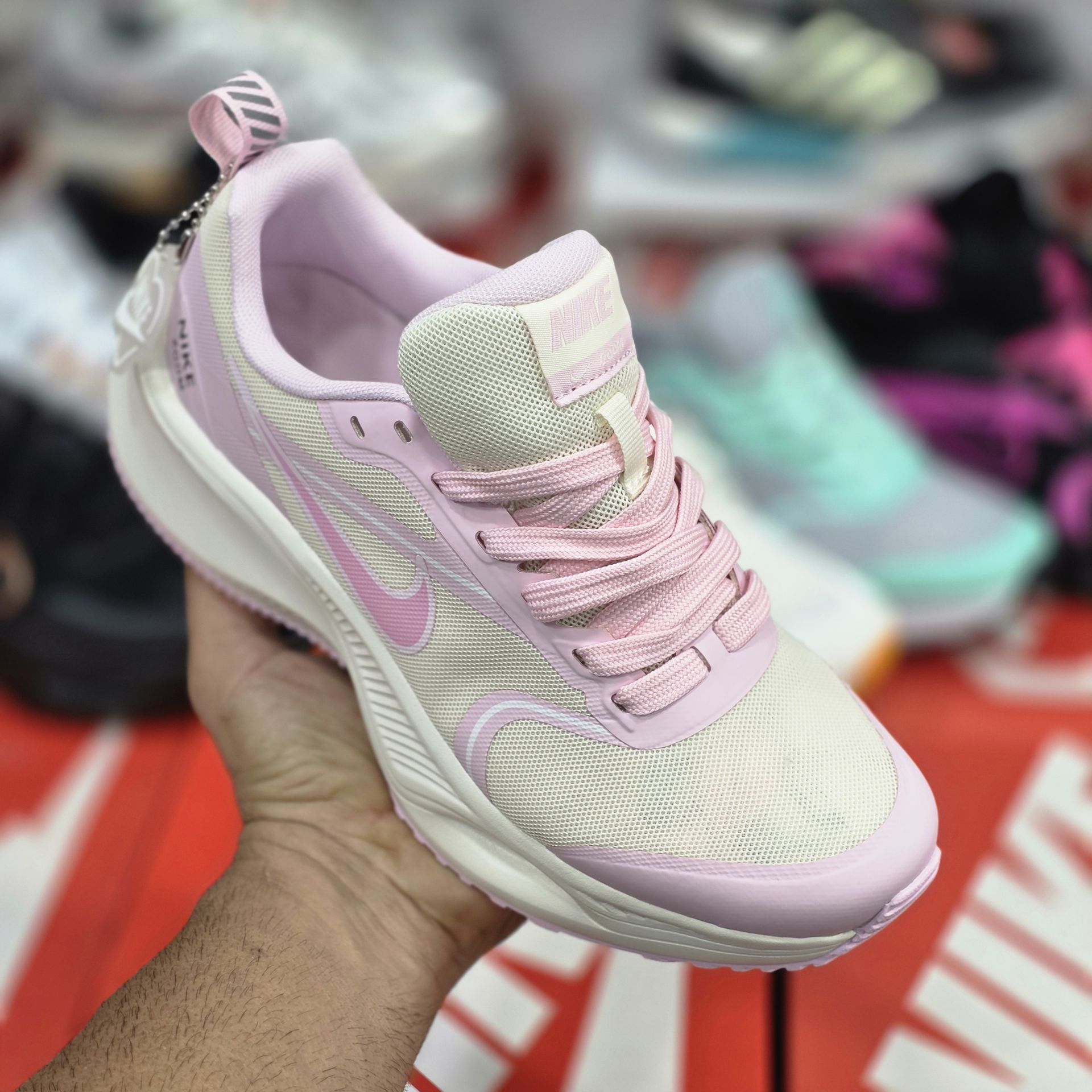 نایک زنانه زوم ایکس / اصل ویتنام / راحت و با دوام بالا / nike zoom x / سایز 37 38 39 40