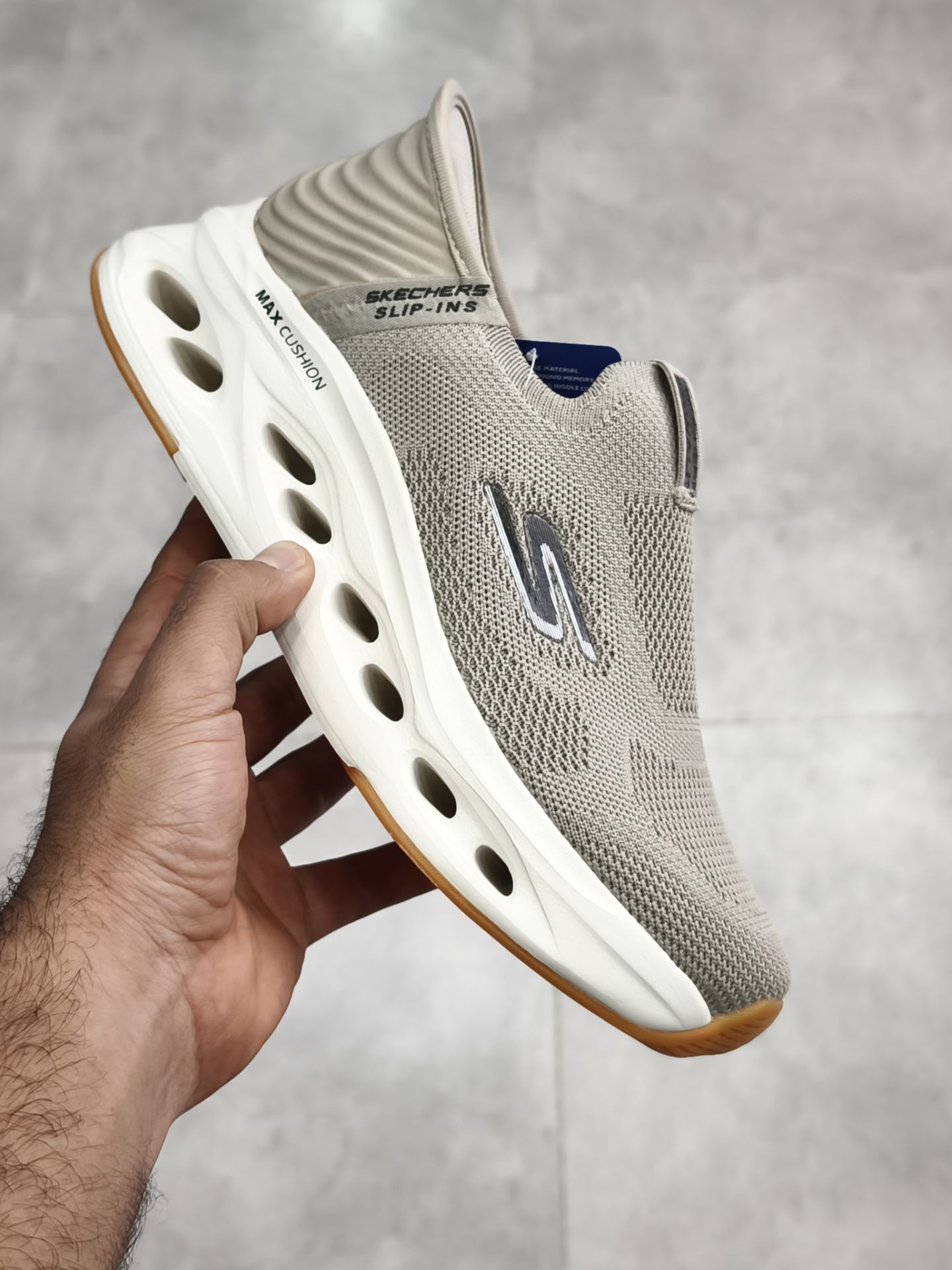 کتونی اسکیچرز مدل مکس کوشن رانینگ و پیاده رویی مردانه و زنانه/ Skechers Max cushion کیفیت مستر کوالیتیA طبی و سبک و راحت / سایز 40الی45/