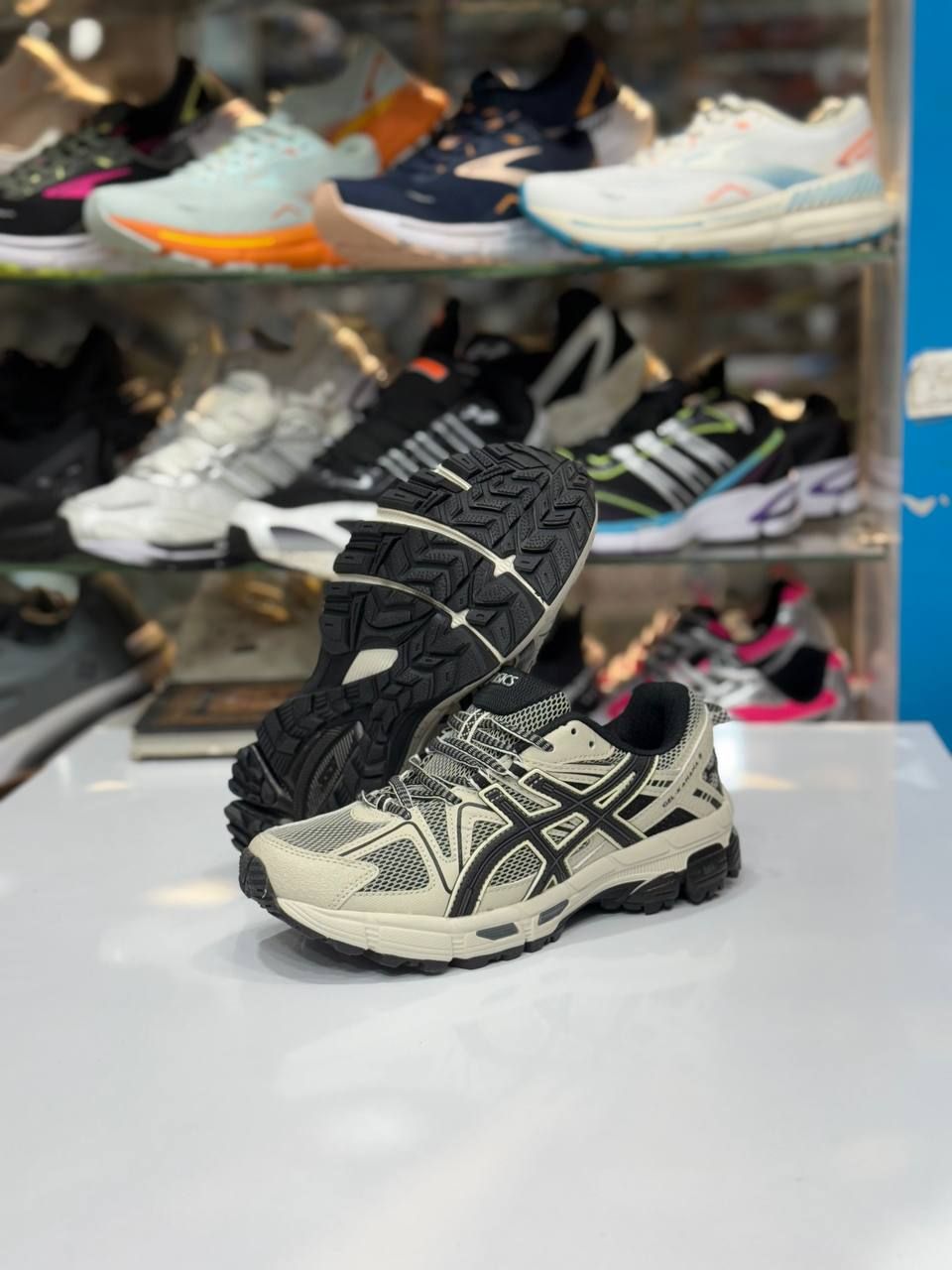کتونی اسیکس زنانه  مدل ژل  کاهانا ۸ asics gel kahana 8 سایز 37تا40