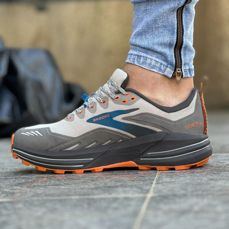 کتونی بروکس کاسکادیا 16 وارداتی کیفیت عالی ساخت ویتنام