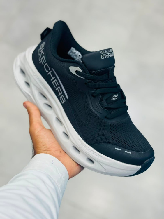 کتونی مسترکوالیتی اسکیچرز مکس کوشن/Skechers Max Cushioning/سایز 45 الی 40/ ساخت ویتنام/ ضمانت کالا