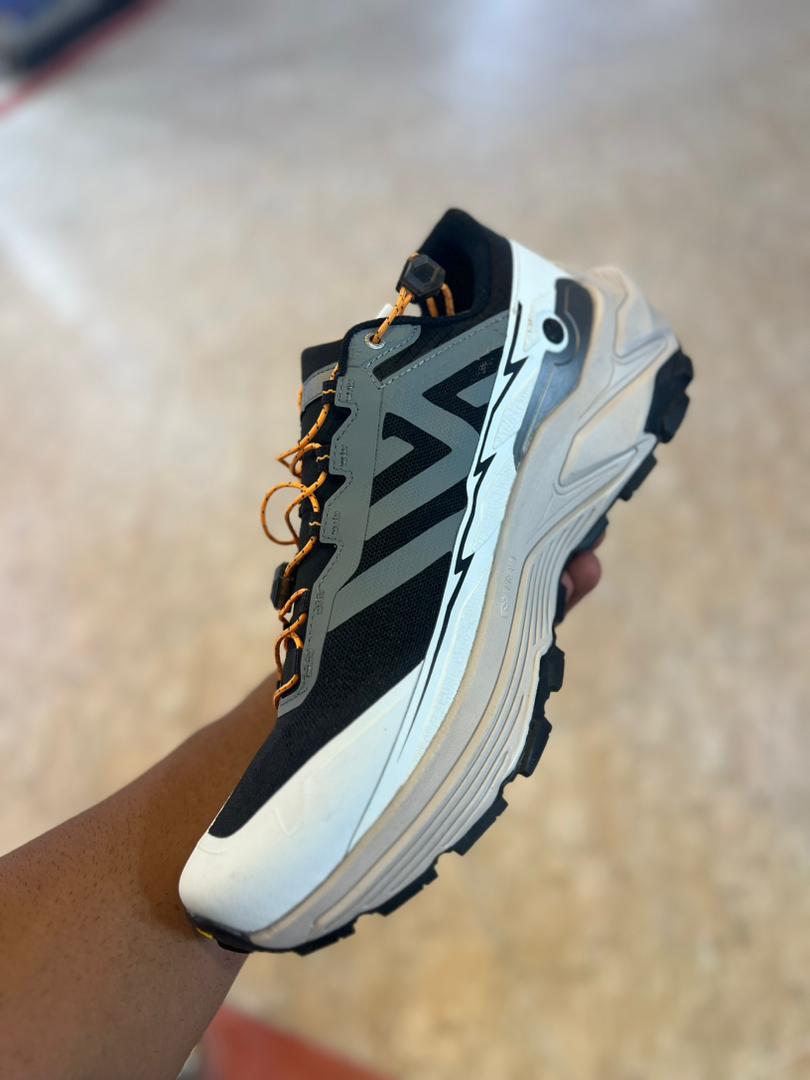 کتونی کلمبیا گورتکس ضد آب کیفیت عالی ساخت ویتنام سایز 40 تا 45 پنج رنگ