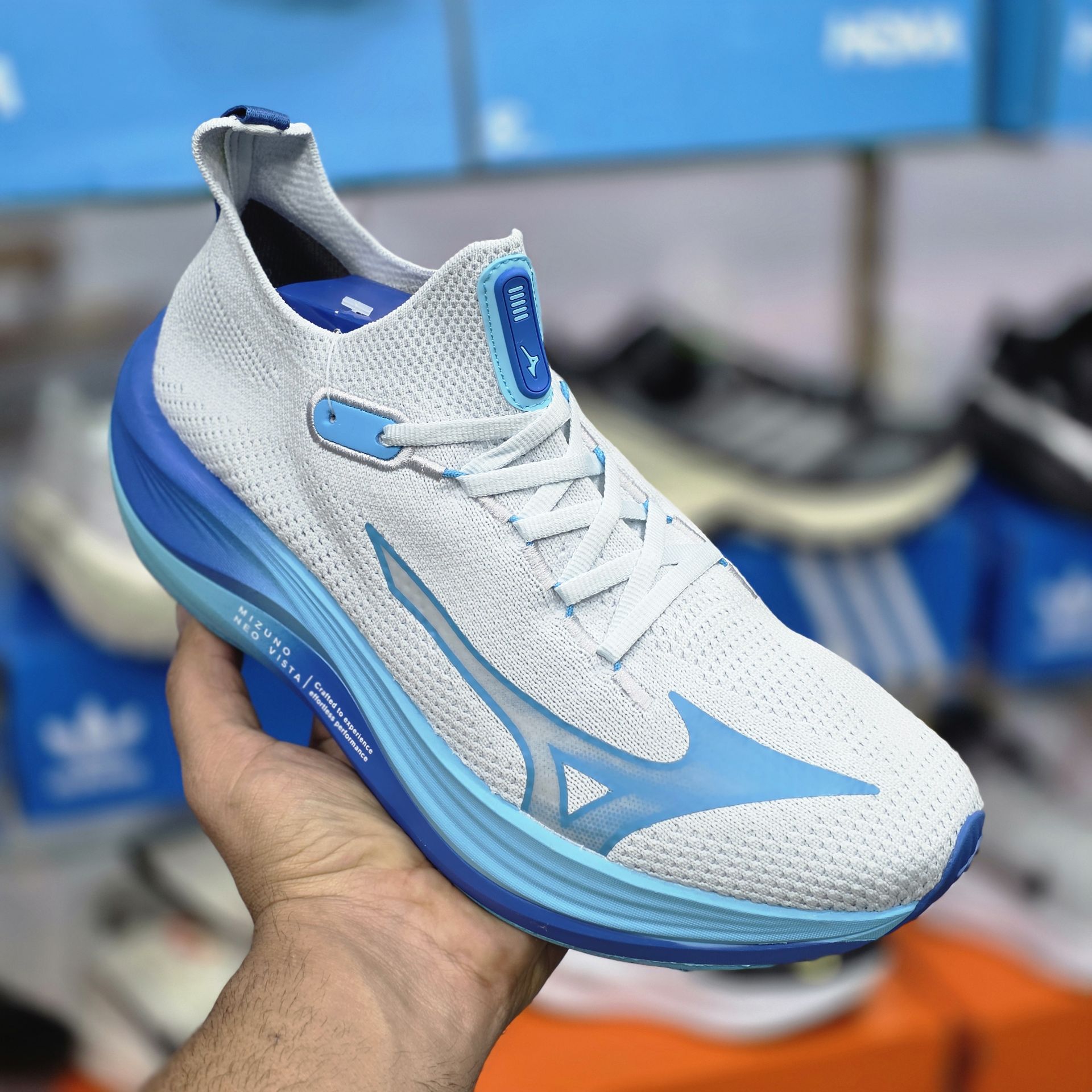 کتونی جورابی میزانو نئو ویستا/ Mizuno Neo Vista/ساخت ویتنام /سایز ۴۰ الی ۴۵/ فروش تکی و عمده/ضمانت کالا