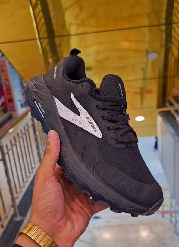 کتونی بروکس کاسکادیا 17 وارداتی کیفیت عالی ساخت ویتنام