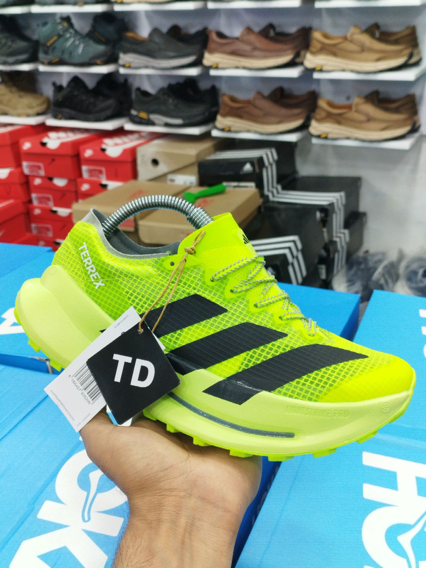 کتونی آدیداس تیرکس /Adidas Terrex/ سایز 45الی 40/ ساخت ویتنام