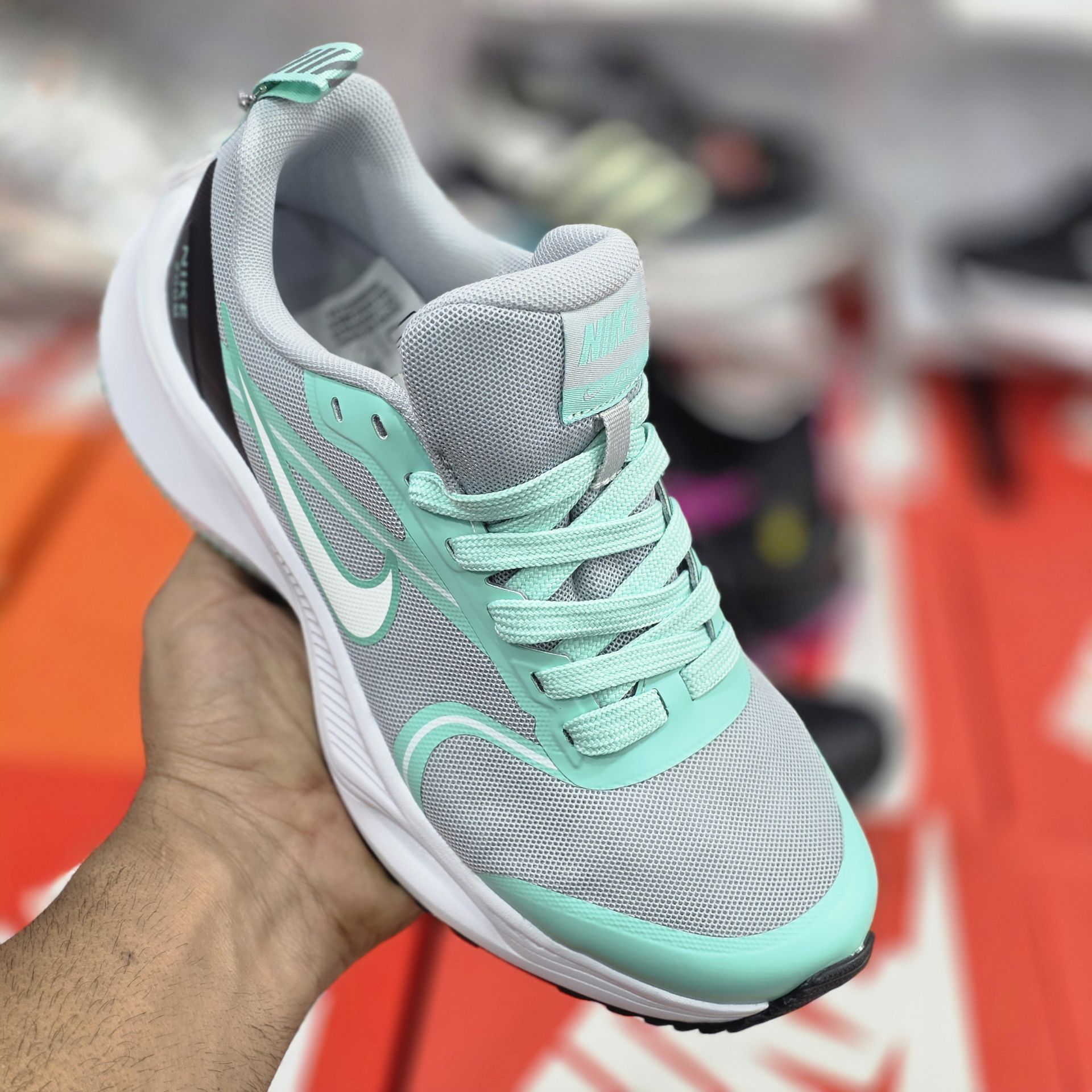 نایک زنانه زوم ایکس / اصل ویتنام / راحت و با دوام بالا / nike zoom x / سایز 37 38 39 40
