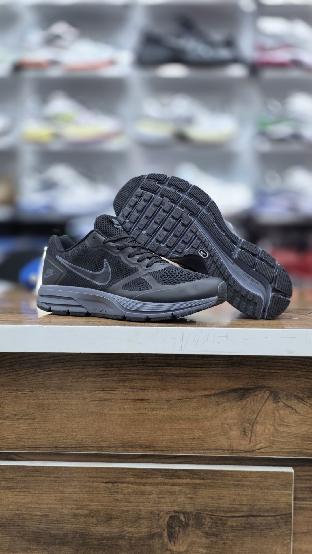 نایک مدل  ایرزوم NiKe کیفیت مسترA سایز 40تا45 ساخت ویتنام صدرصد وارداتی