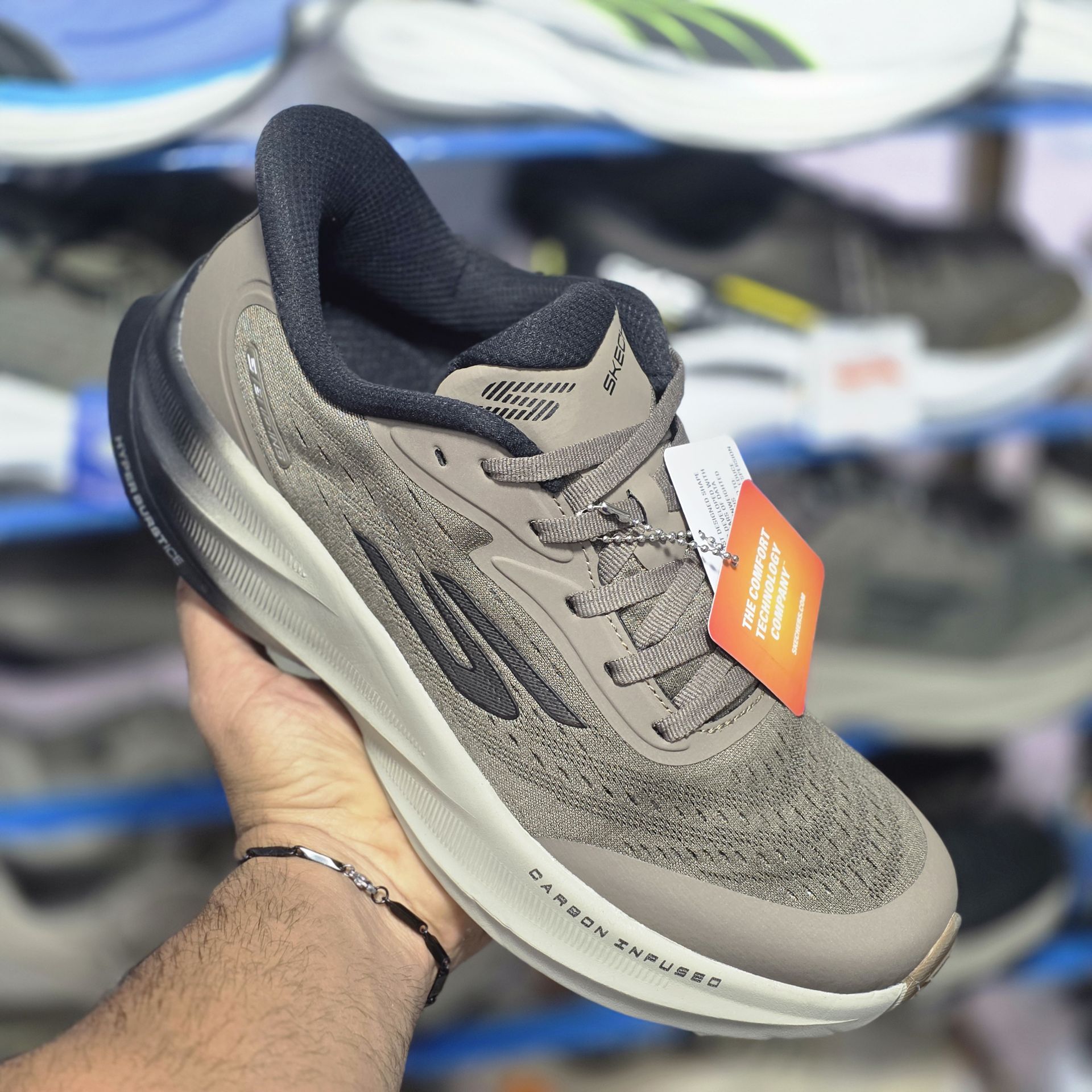کتونی اسکیچرز مدل کربون رانینگ و پیاده رویی مردانه و زنانه/ Skechers CARBON INFUSEO  کیفیت مستر کوالیتیA طبی و سبک و راحت / سایز 40الی45/