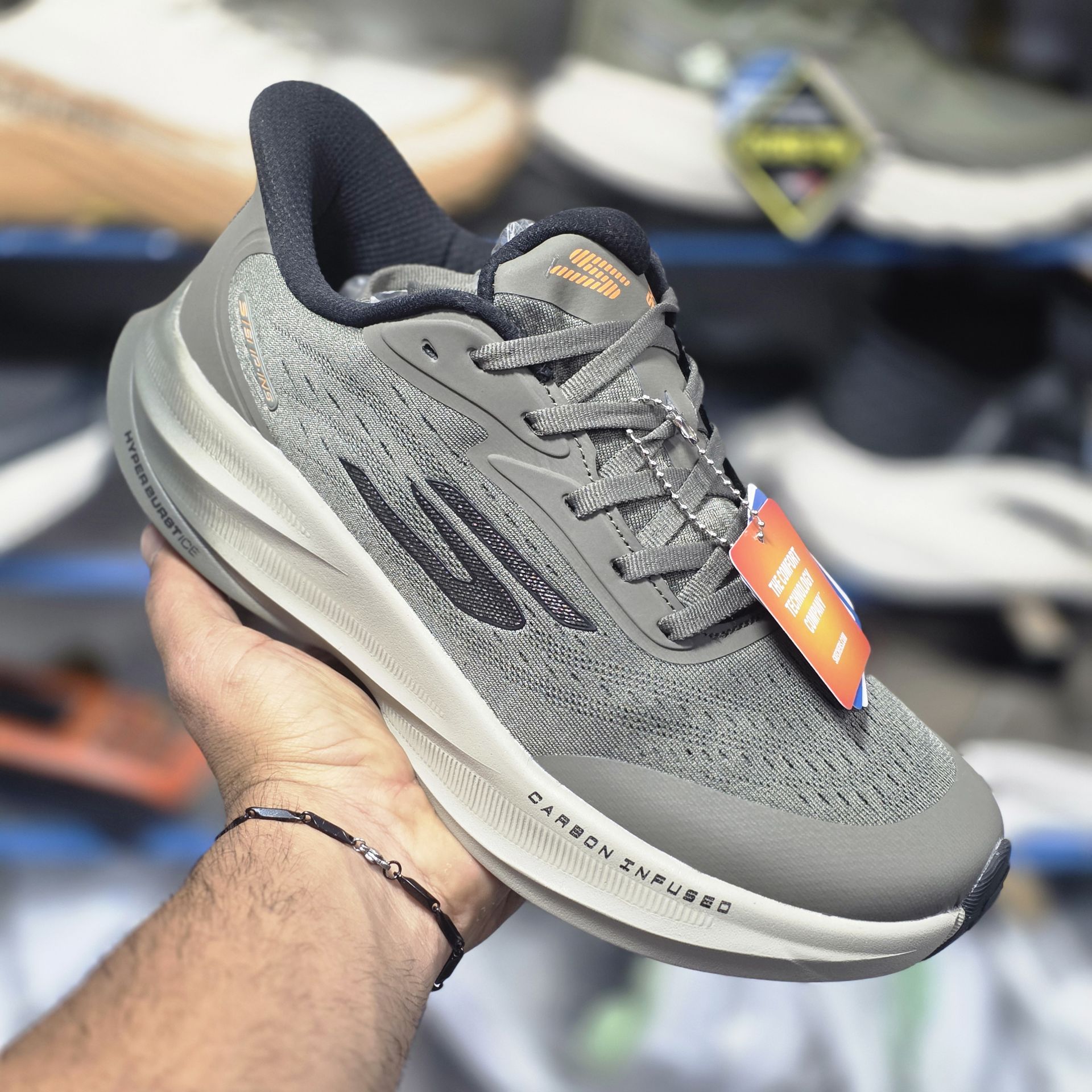 کتونی اسکیچرز مدل کربن رانینگ و پیاده رویی مردانه و زنانه/ Skechers CARBON INFUSEO  کیفیت مستر کوالیتیA طبی و سبک و راحت / سایز 40الی45/