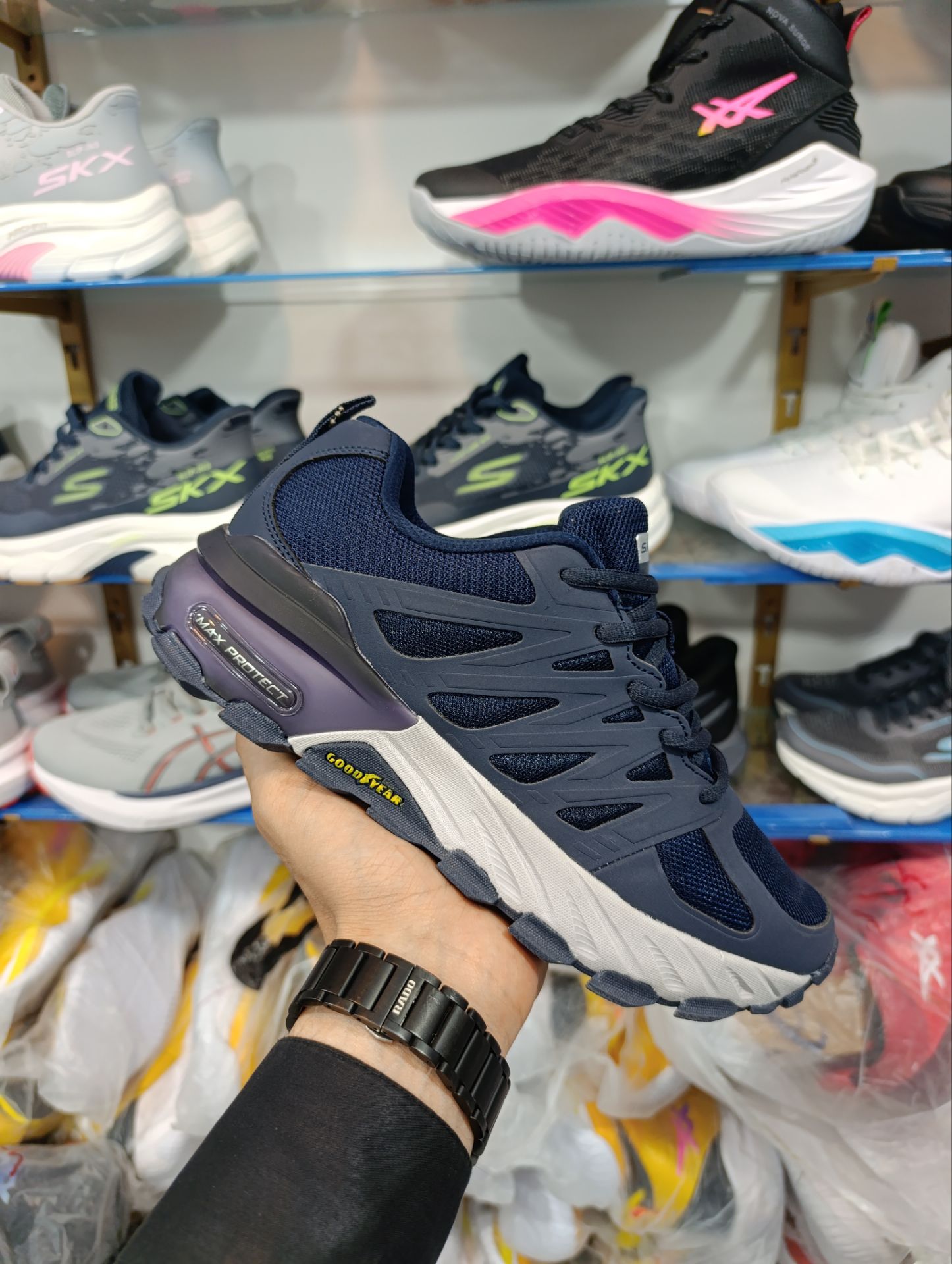 کتونی مسترکوالیتی اسکیچرز مکس پروتکت زیره گودیر /سایز ۴۰ الی ۴۵/ ساخت ویتنام/Skechers Max Protect/ضمانت کالا