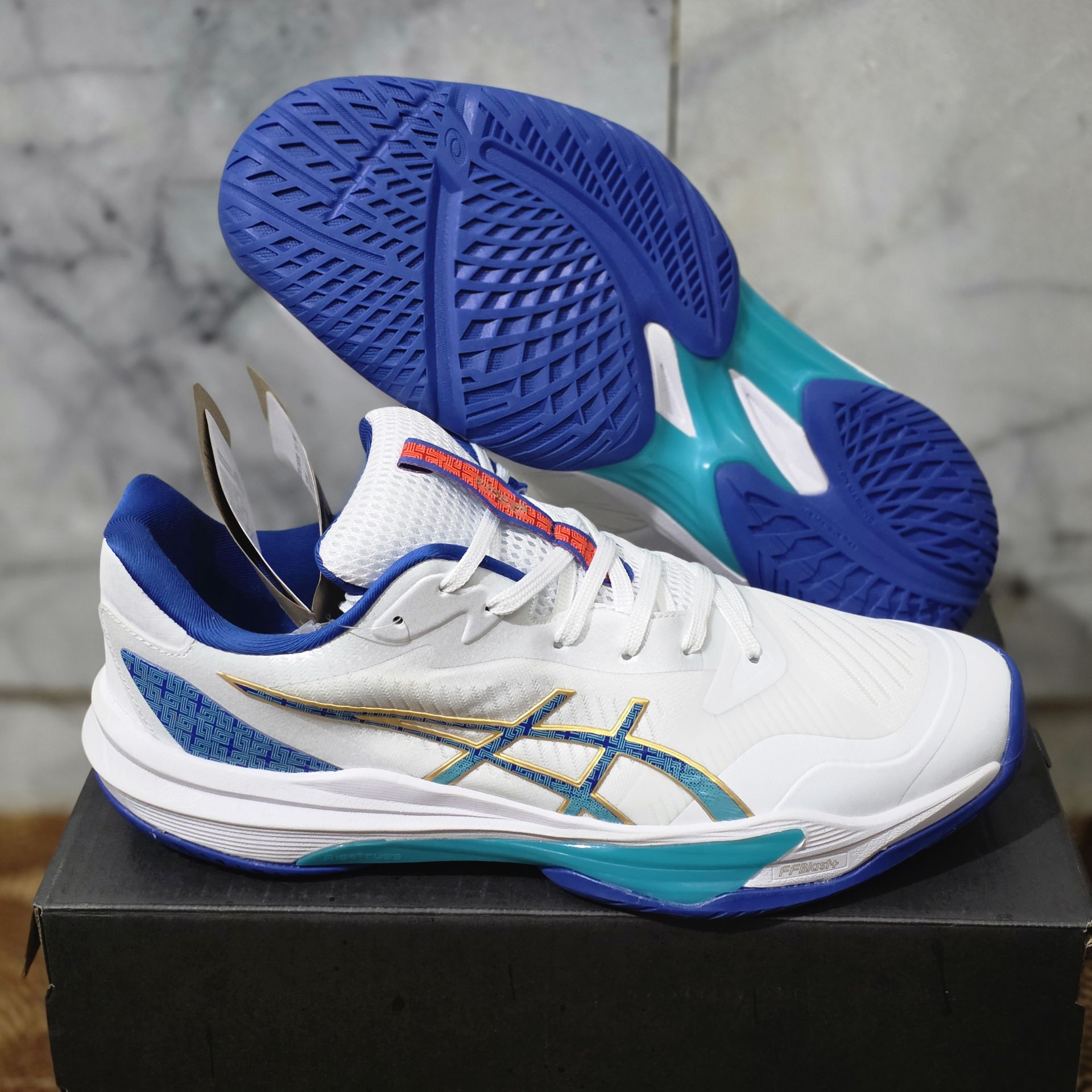 اسیکس والیبالی مدل اسکای الیت کیفیت بالا مستر کوالیتی A  ارزانترین قیمت سایز ۴۰تا ۴۵