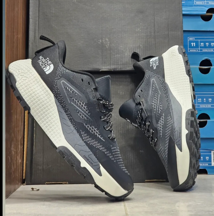 کتونی ویتنامی نورث فیس مدل آلتامسا 500. صدرصد وارداتی ساخت ویتنام سایز ۴۰ تا ۴۵ . north face Altamesa 500 کیفیت مستر کوالیتی A