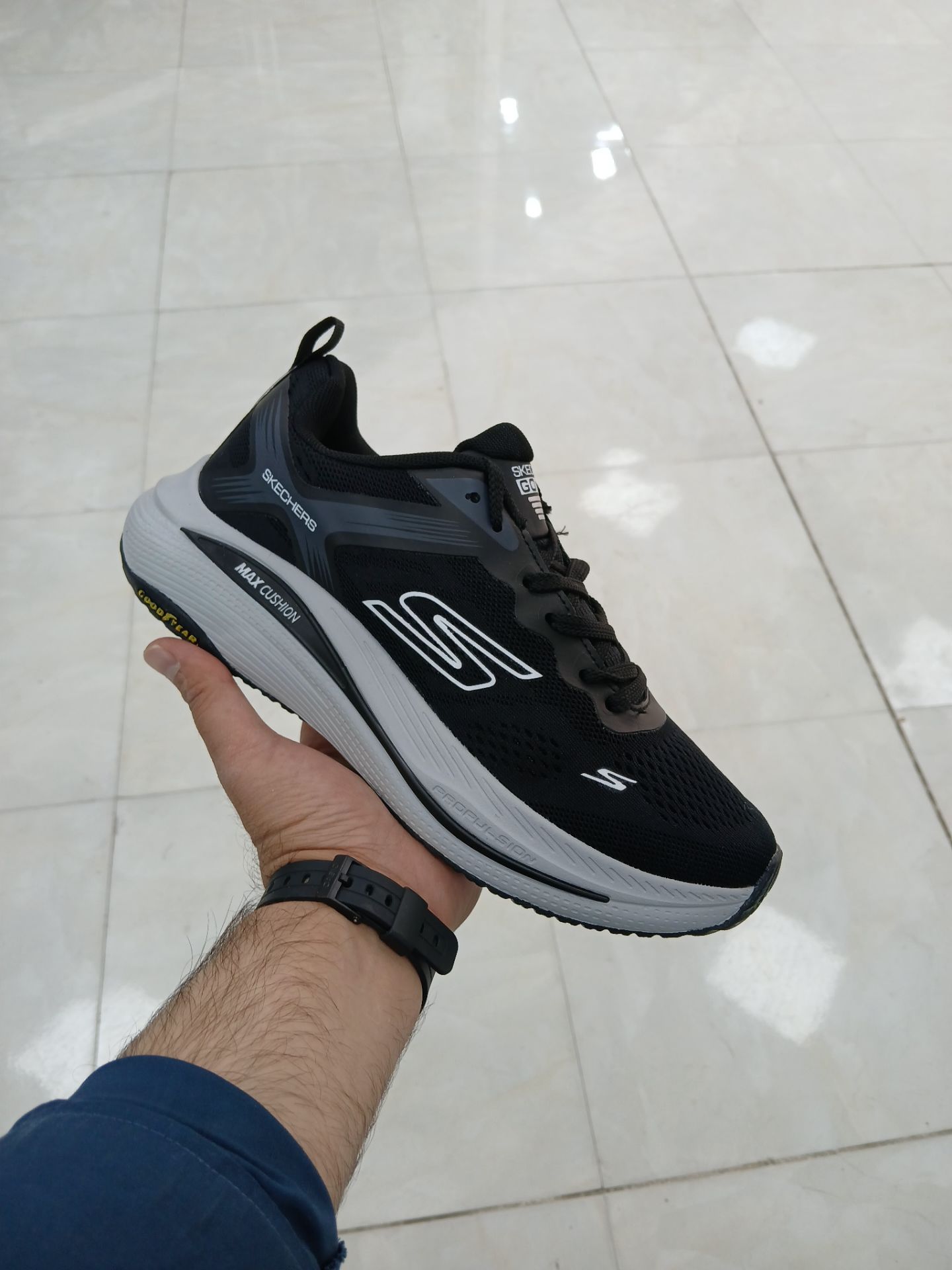 کتونی اسکیچرز مدل مکس کوشن رانینگ و پیاده رویی مردانه و زنانه/ Skechers Max cushioning/ کیفیت مستر کوالیتیA طبی و سبک و راحت / سایز 40الی45/