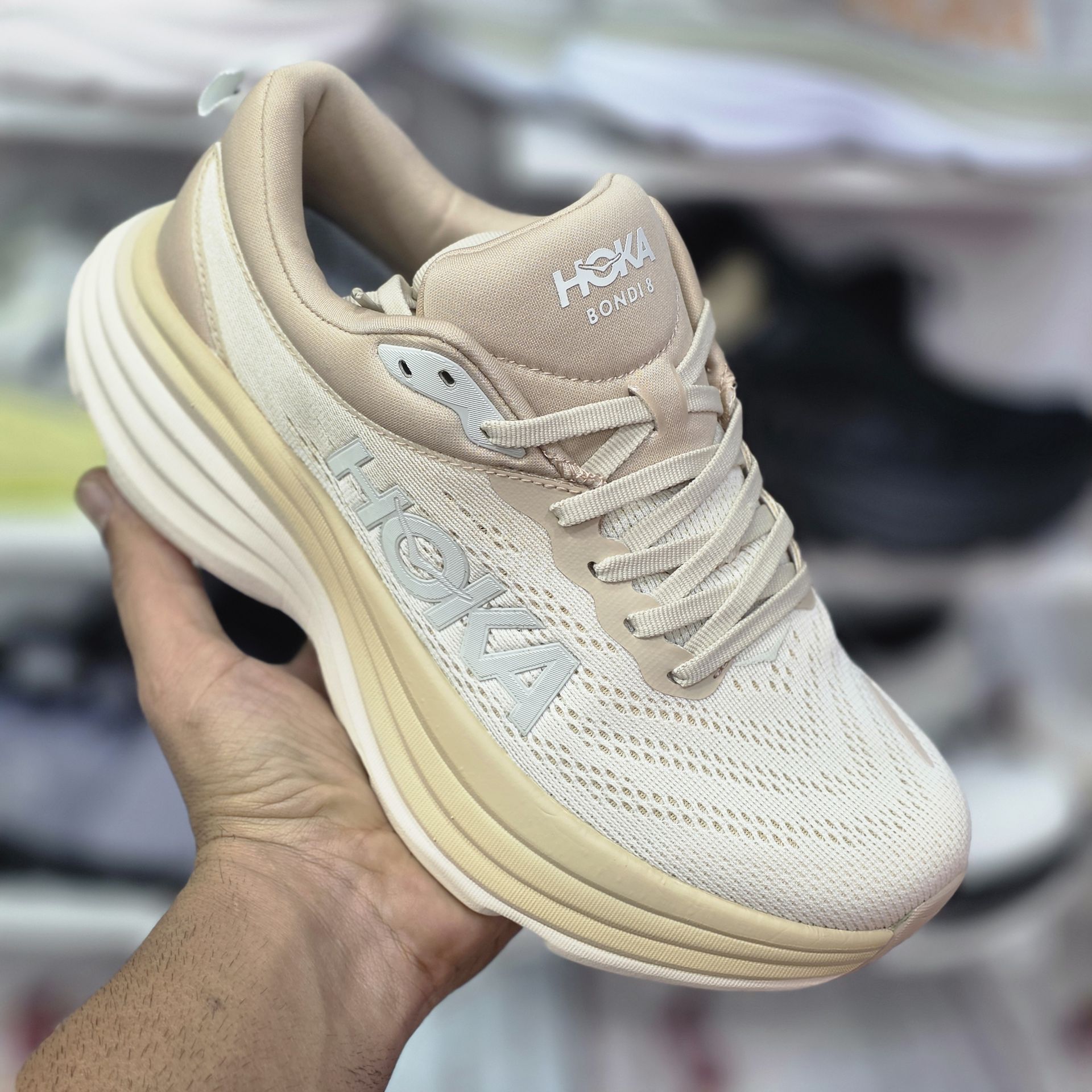 کتونی هوکا مدل باندی 8 کیفیت عالی ساخت ویتنام راحتی و استایل در یک قاب سایز بندی 38تا48