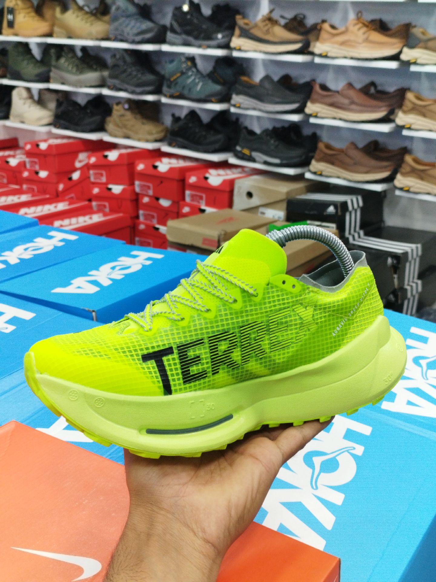 کتونی آدیداس تیرکس /Adidas Terrex/ سایز 45الی 40/ ساخت ویتنام