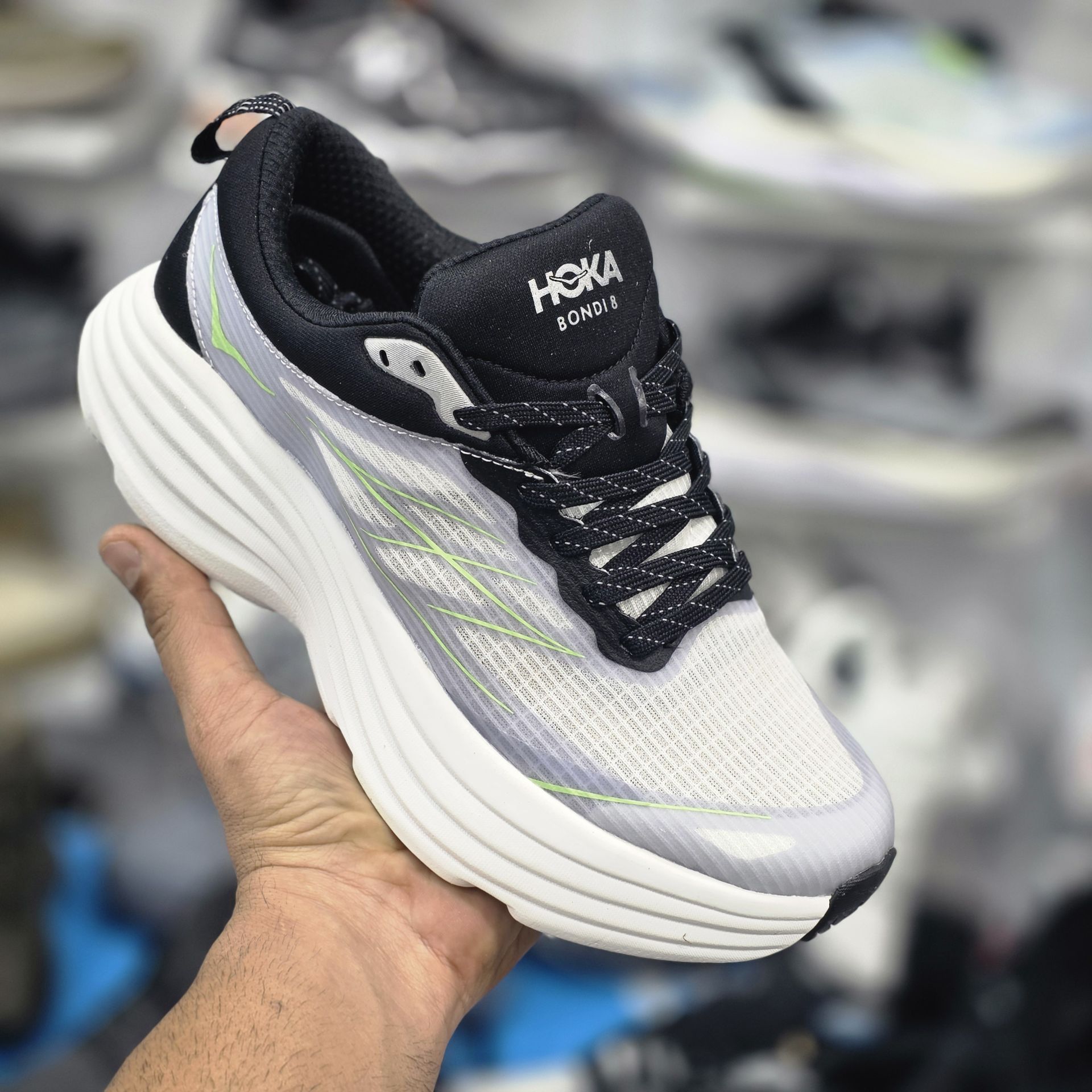 کتونی هوکا مدل باندی 8Hoka bondi 8 ts کیفیت عالی ساخت ویتنام راحتی و استایل در یک قاب سایز بندی 38تا48