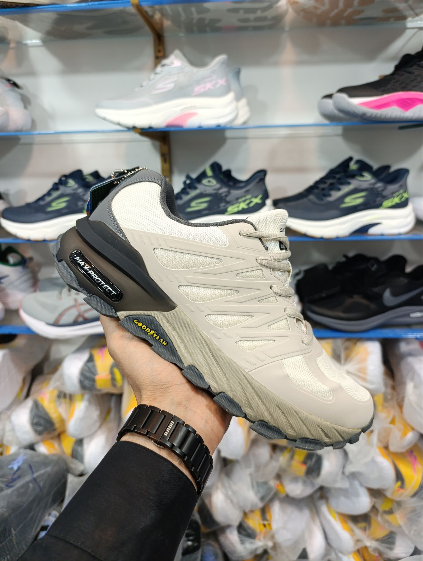 کتونی مسترکوالیتی اسکیچرز مکس پروتکت زیره گودیر /سایز ۴۰ الی ۴۵/ ساخت ویتنام/Skechers Max Protect/ضمانت کالا
