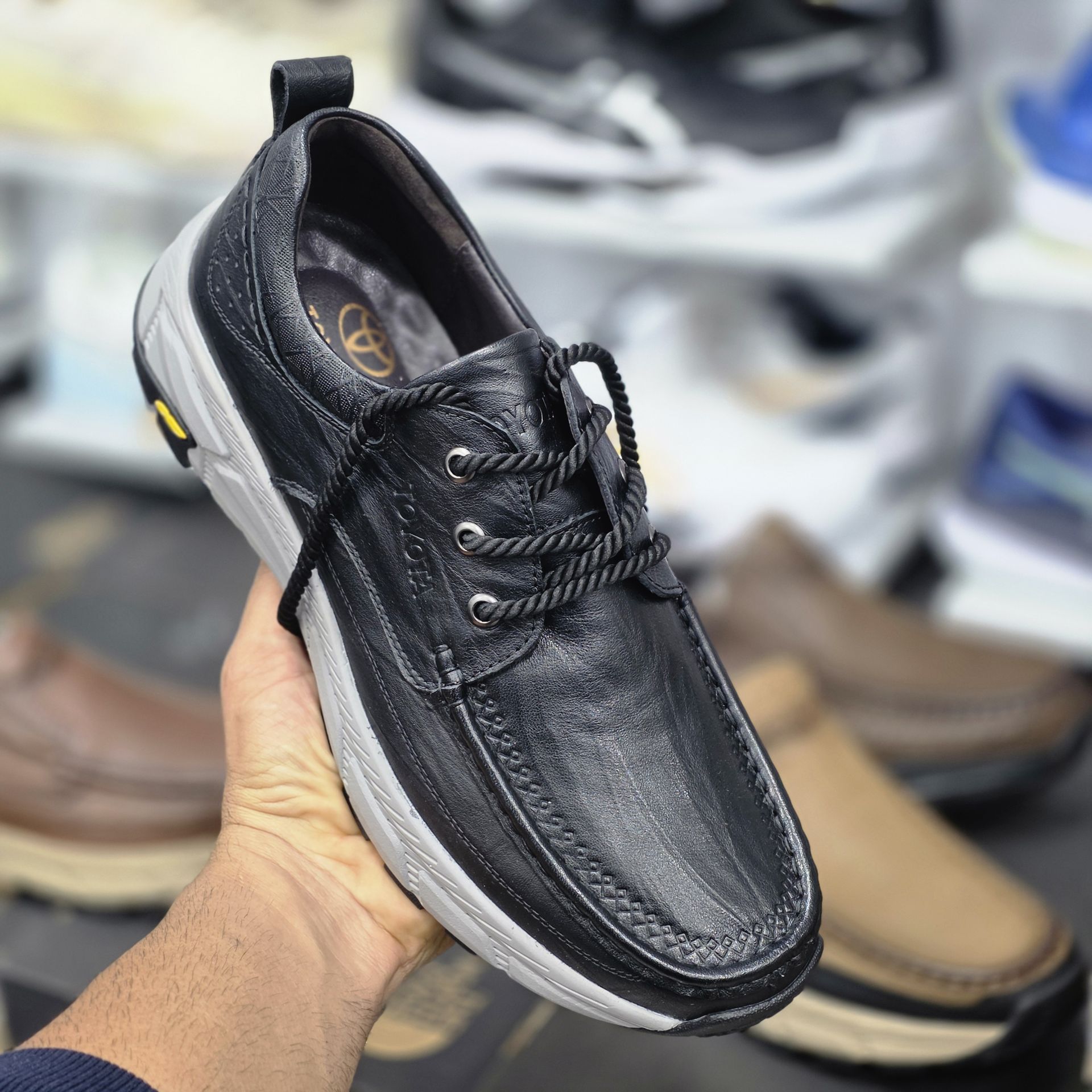 کفش تویوتا چرم TOYOTA وارداتی بند دار  کیفیت بالا مردانه