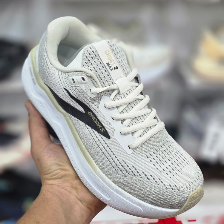 کتونی رانینگ و پیاده روی وارداتی بروکس گاست مکس ۲/ Brooks ghost max 2 / اصل ویتنام / سایز40/45
