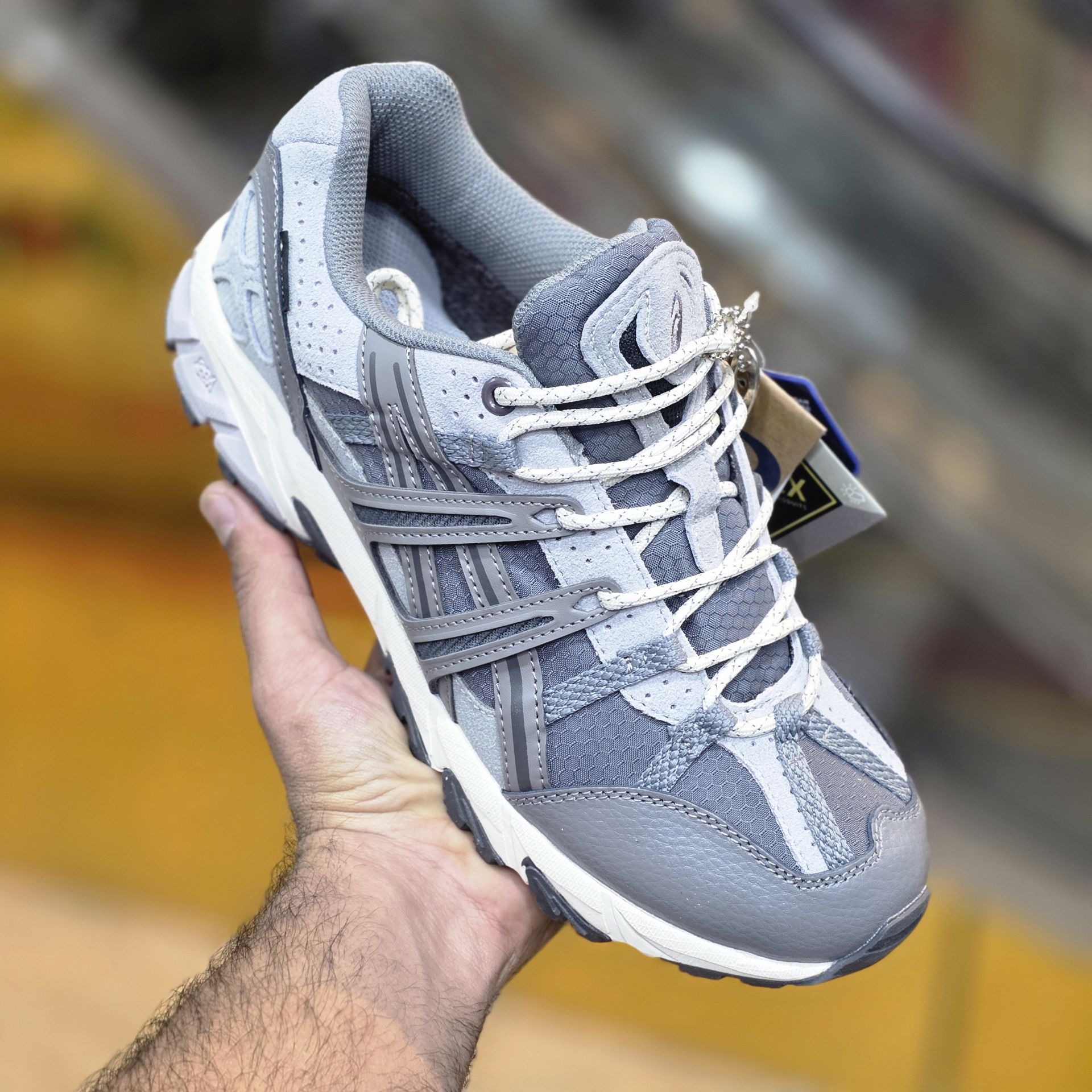 کتونی ویتنامی اسیکس مدل گورتکس ضد آب سایزبندی کامل 40 تا 45 تک سایز Asics  مردانه و زنانه