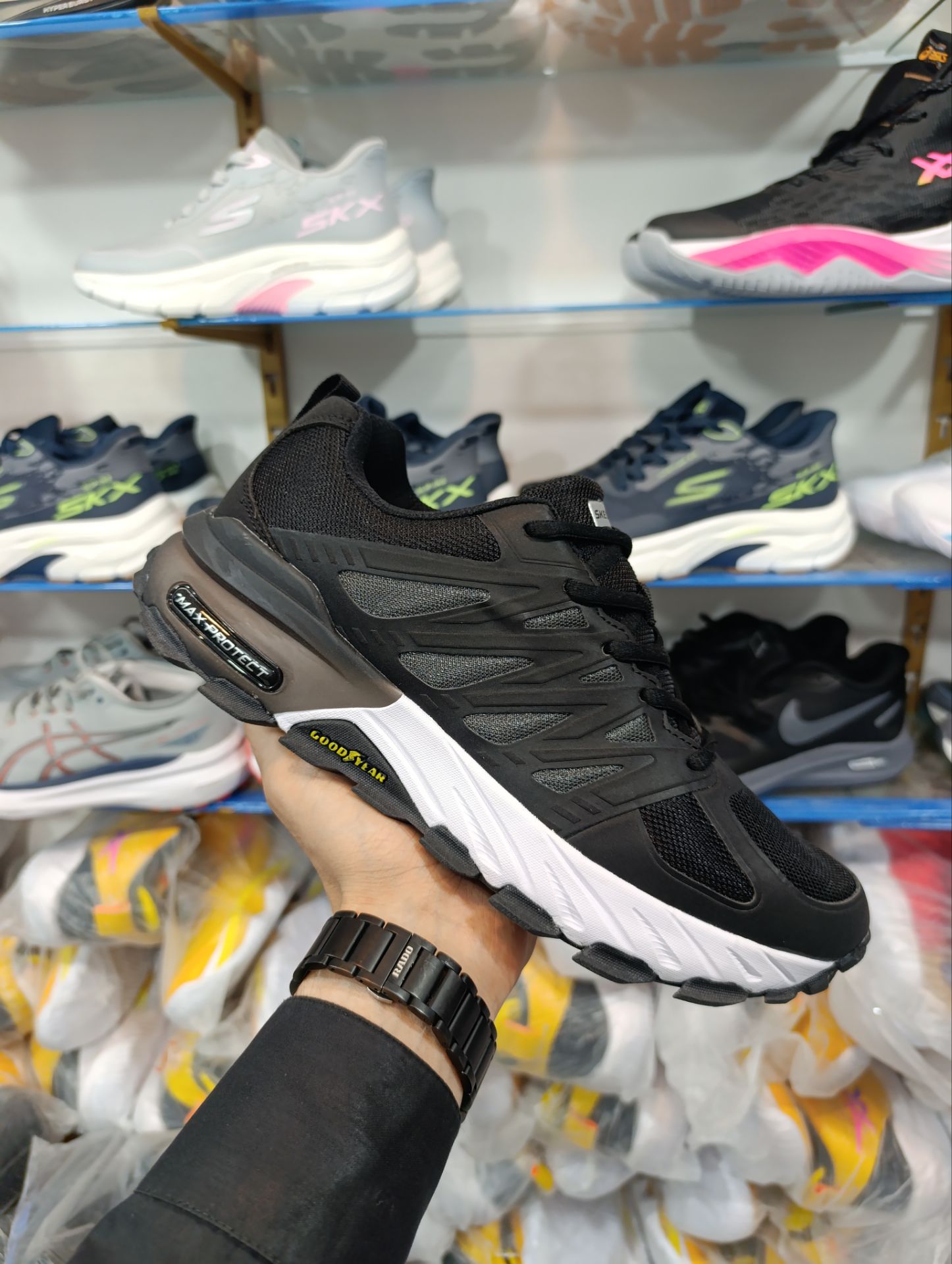 کتونی مسترکوالیتی اسکیچرز مکس پروتکت زیره گودیر /سایز ۴۰ الی ۴۵/ ساخت ویتنام/Skechers Max Protect/ضمانت کالا