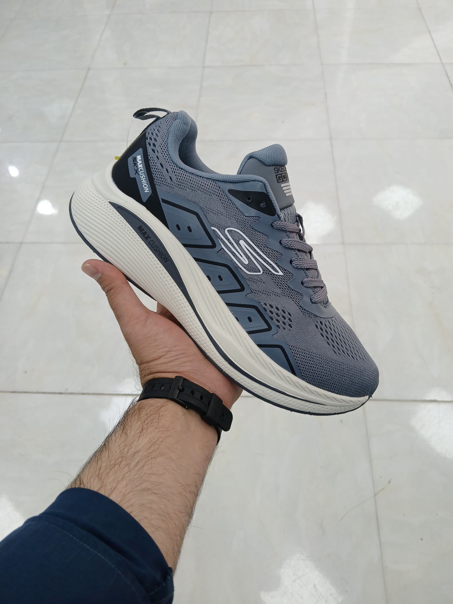 کتونی اسکیچرز مدل مکس کوشن رانینگ و پیاده رویی مردانه و زنانه/ Skechers Max cushioning/ کیفیت مستر کوالیتیA طبی و سبک و راحت / سایز 40الی45/