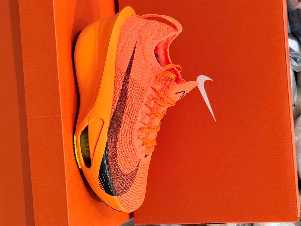 کتونی نایک آلفافلایNike alphafly کیفیت بی نظیر مستر کوالیتی A ضمانت کیفیت و اصالت کالا همراه با جعبه و لیبل