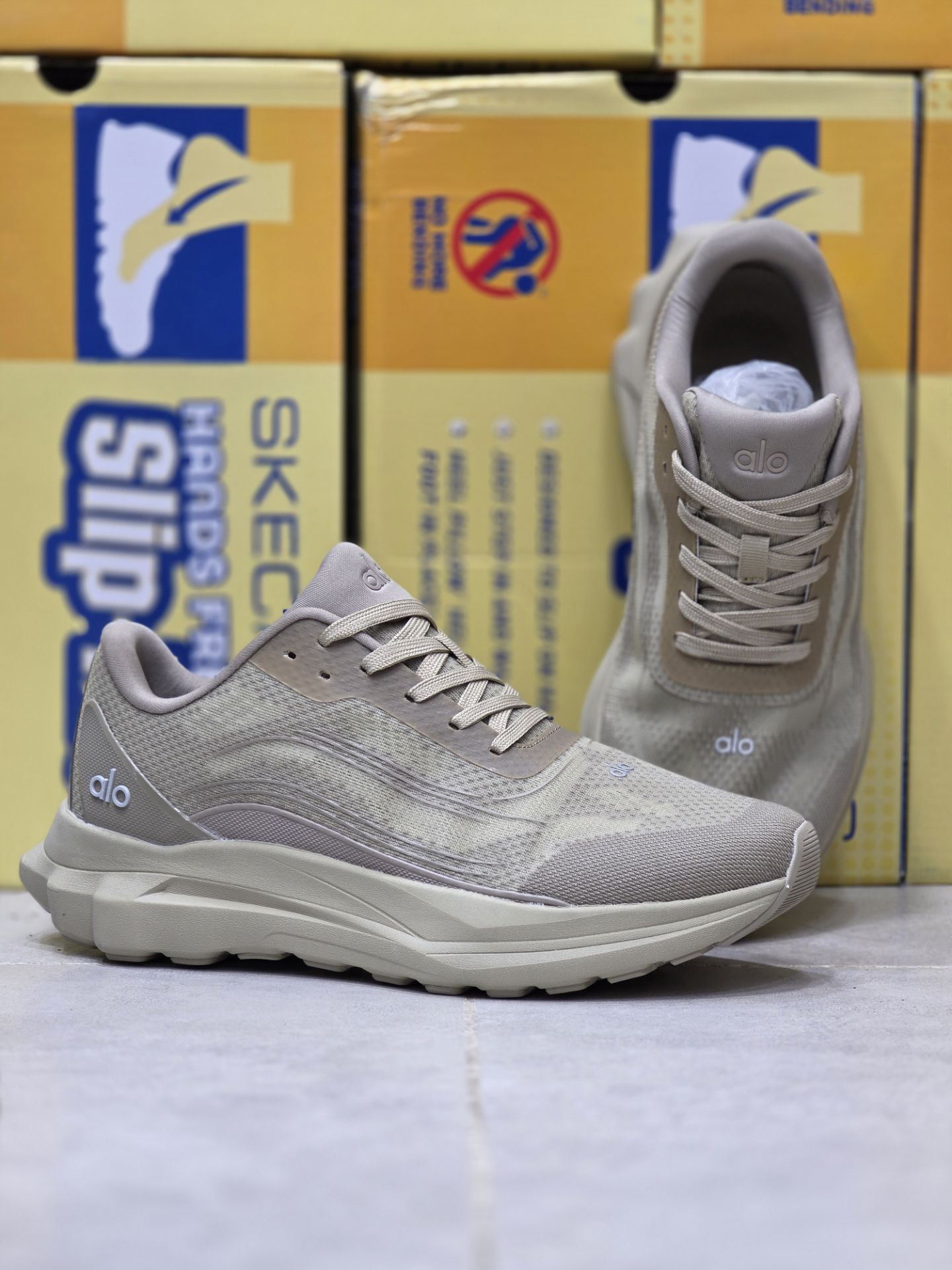 کتونی برند الو alo سایز ۴۰ تا ۴۵  وارداتی ساخت ویتنام کیفیت بالا مستر کوالیتی A