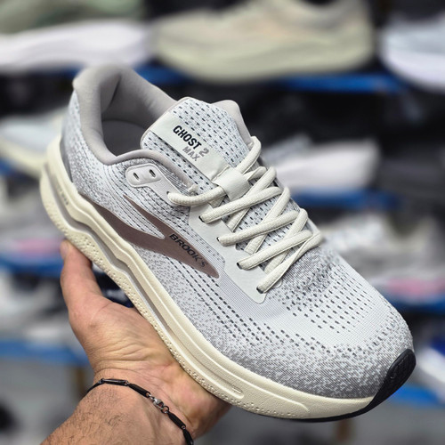کتونی رانینگ و پیاده روی وارداتی بروکس گاست مکس ۲/ Brooks ghost max 2 / اصل ویتنام / سایز40/45