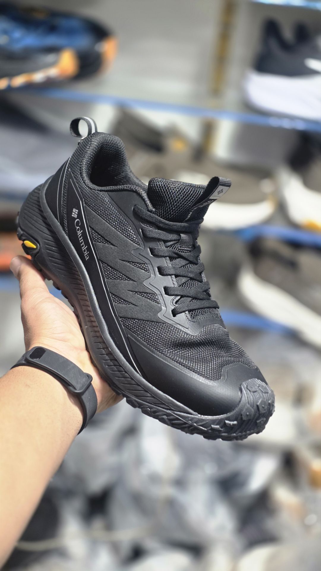 کتونی طبیعت گردی کلمبیا ضدآب/سایز 40 الی 45/Columbia GORE-TEX/ فروش عمده و تک