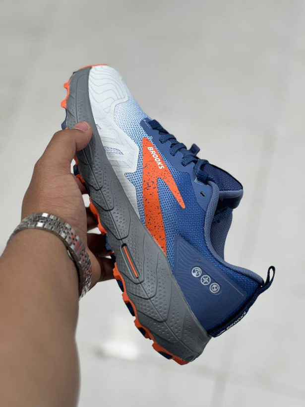 کتونی بروکس کاسکادیا 17 کیفیت عالی ساخت ویتنام