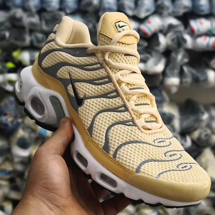 کتونی ویتنامی اسپرت نایک ایر مکس پلاس nike air max plus sesame / ساخت ویتنام / کیفیت مستر کوالیتی / سایز ۴۰ الی ۴۵