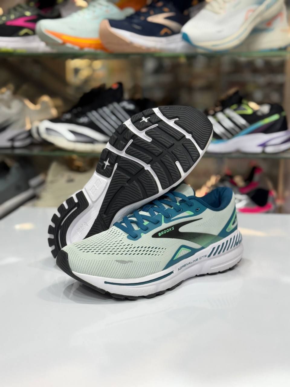 کتونی ویتنامی  مردانه بروکس ادرنالین23 -4رنگ شیک سایز: 40تا45 عمده وتک