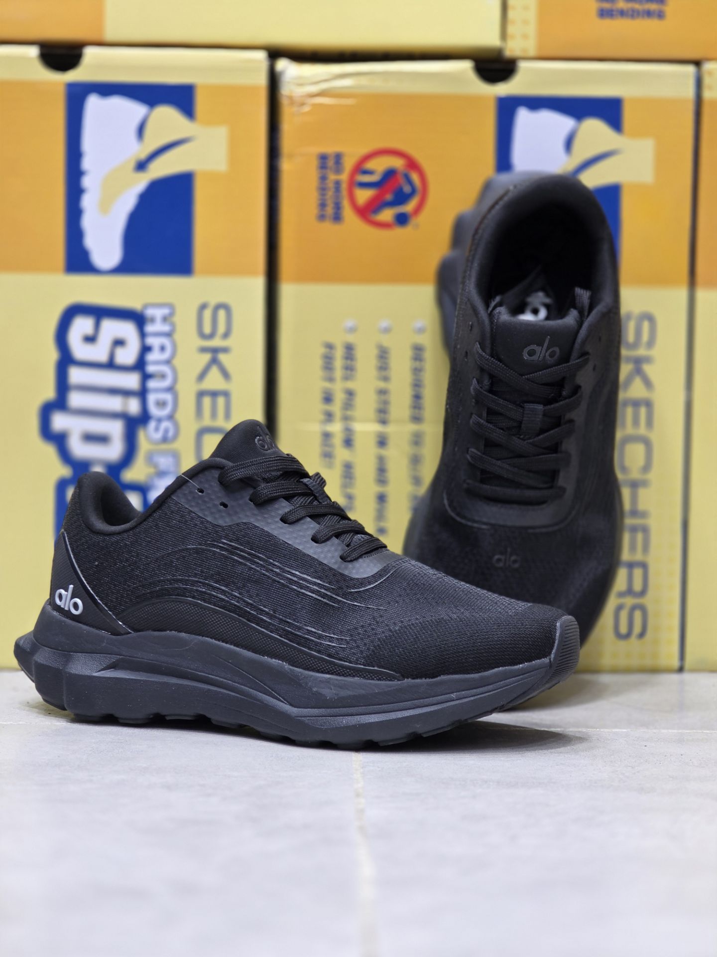 کتونی برند الو alo سایز ۴۰ تا ۴۵  وارداتی ساخت ویتنام کیفیت بالا مستر کوالیتی A